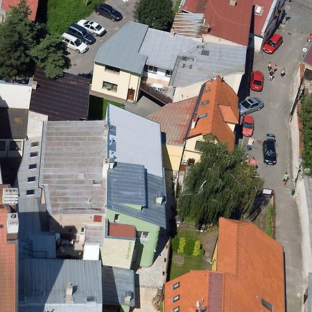 Penzion U Vinoteky Nymburk Exterior foto