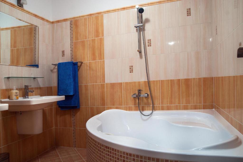 Penzion U Vinoteky Nymburk Zimmer foto